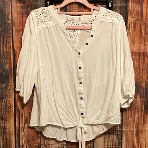 Solitaire White Lace-Yoke Button Front Tie Hem Blouse
